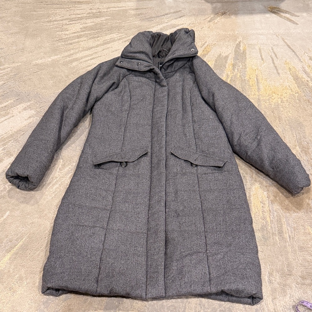 The North face grey primaloft trench puffer jacket shel 55% wool in size M EUC